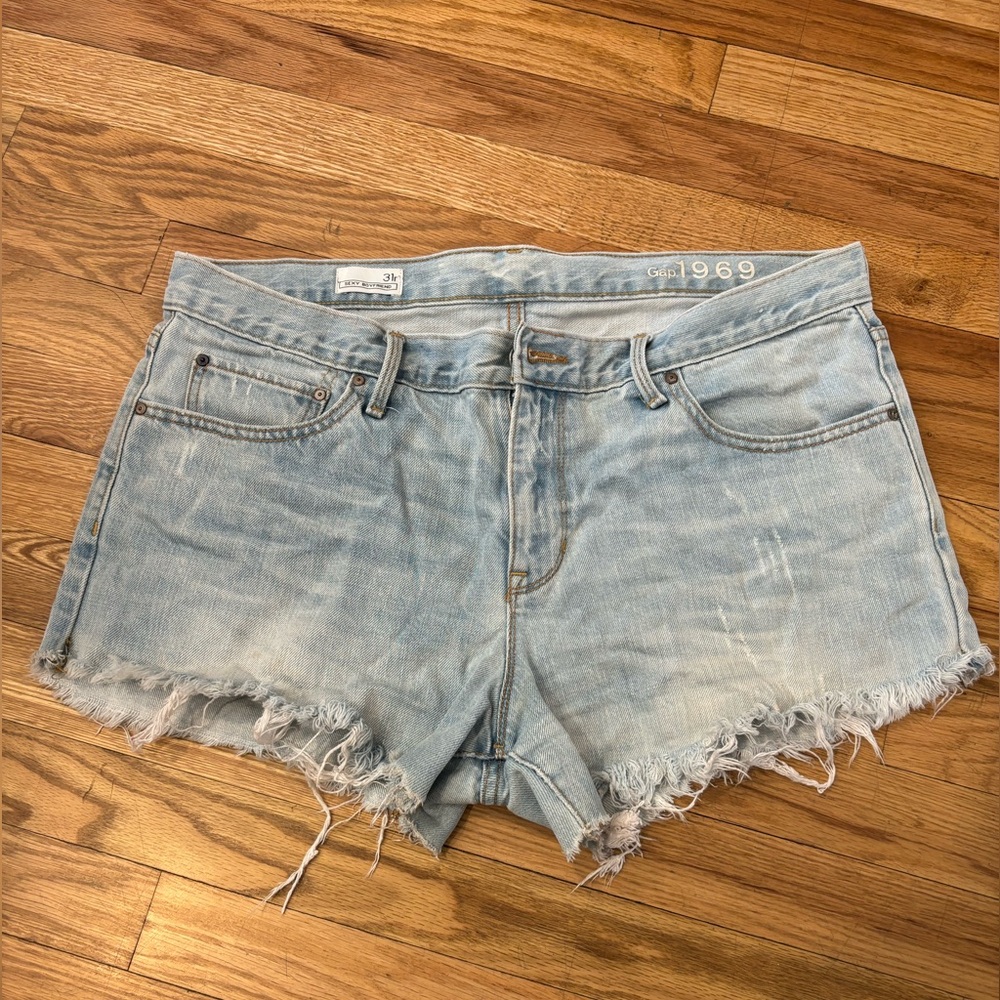 Gap Sexy Boyfriend Cutoff Denim Shorts 31